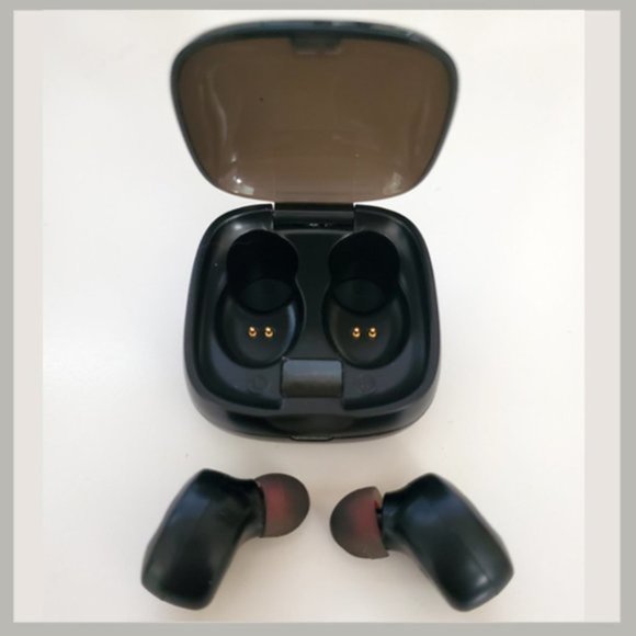 Black Waterproof & Wireless Ear Buds - Picture 4 of 7